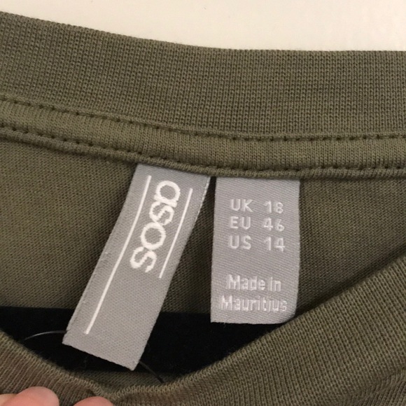 Asos curve T-shirt - Picture 2 of 2